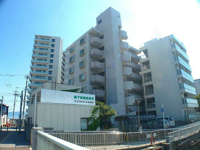 アビタシオン中崎の外観