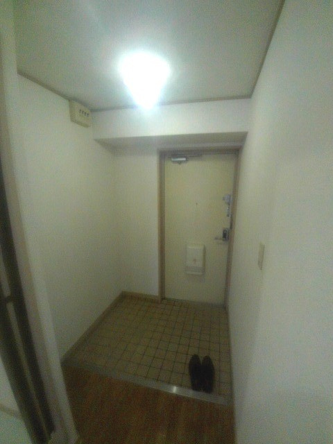 アビタシオン中崎の玄関