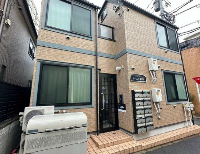 ルームズ東中野の外観