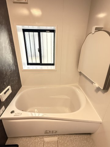 八幡町貸戸建の浴室