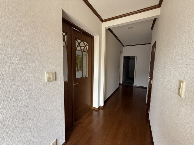 八幡町貸戸建の玄関|玄関ホール