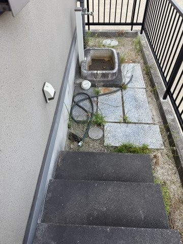 八幡町貸戸建の設備|北側外水栓