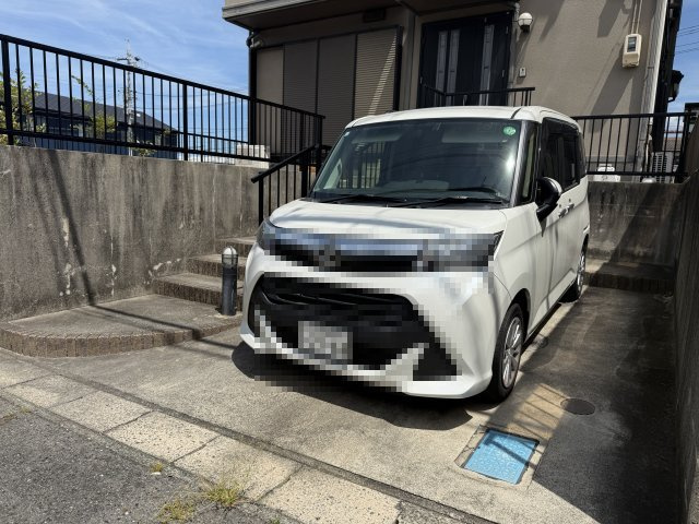 八幡町貸戸建の駐車場