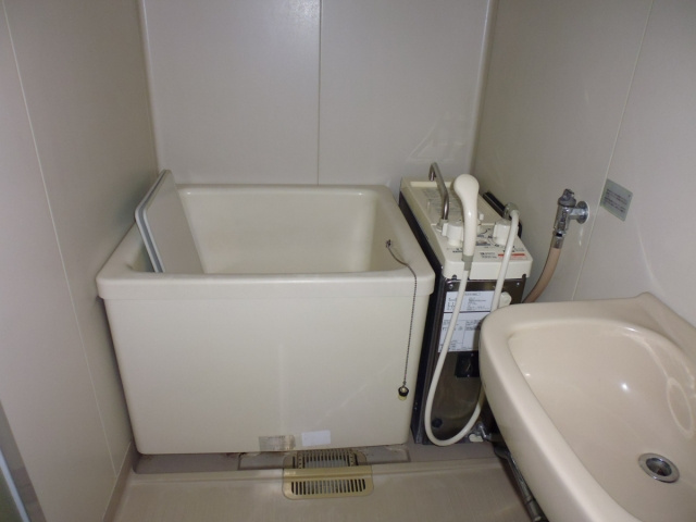 ガーデンハイム五色山の浴室