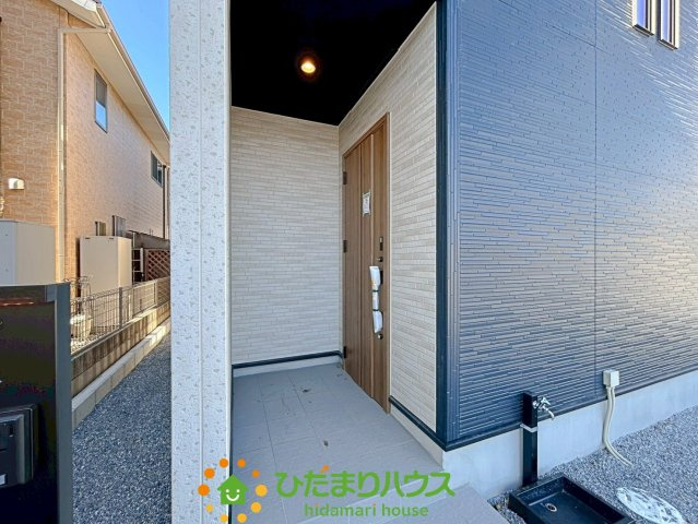 羽生市中岩瀬　新築一戸建て　03　グラファーレの玄関|毎日通る玄関はこちらです！