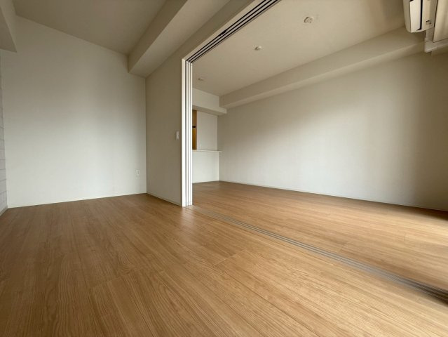【居間・リビング】 | ATKレジデンスなんば