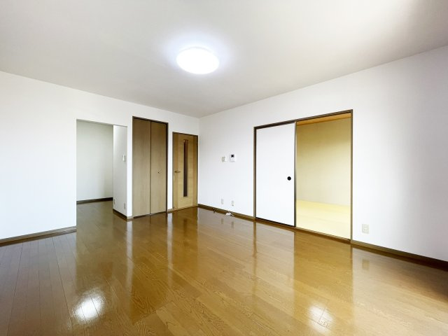 ピュアメゾン　Ａ棟の居間・リビング