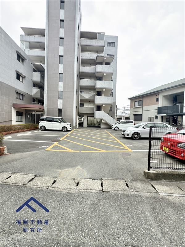 ロータリープラザ二日市Ⅱの駐車場