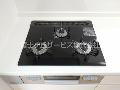 【その他】 | 豊川市三蔵子町野河薮 中古戸建て | 3口コンロです