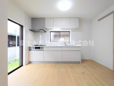 【キッチン】 | 豊川市三蔵子町野河薮 中古戸建て | ダイニングキッチンです