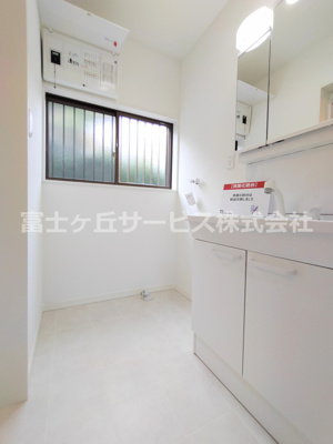 【脱衣所】 | 豊川市三蔵子町野河薮 中古戸建て | 脱衣場です