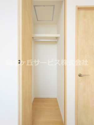 【収納】 | 豊川市三蔵子町野河薮 中古戸建て | 寝室の収納スペースです