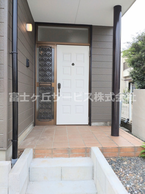 【エントランス】 | 豊川市三蔵子町野河薮 中古戸建て | エントランスです