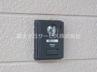 【防犯設備】 | 豊川市三蔵子町野河薮 中古戸建て | カメラ付きのインターフォンなので安心です