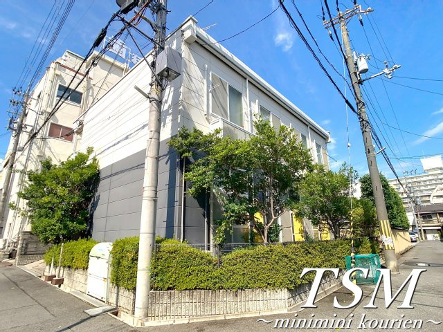 レオパレス香里の外観