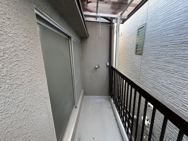 寿町貸家のバルコニー