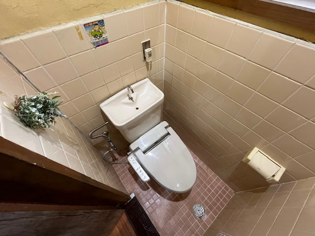 寿町貸家のトイレ