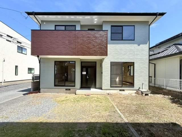 【中古戸建】伊勢崎市富塚町の外観|■外観｜ここから始まる「日常」はご家族にとってかけがえのない時間となります。少しでも豊かに、快適に。