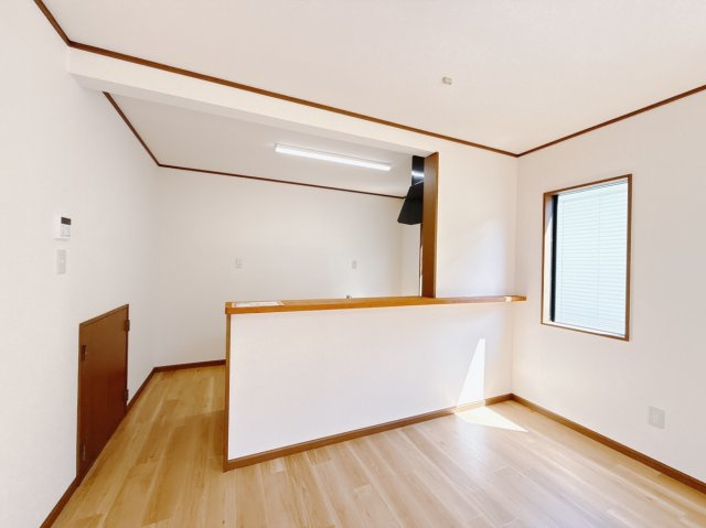 【中古戸建】伊勢崎市富塚町のダイニング|■ダイニング｜出来上がった料理を運びやすいダイニング♪お料理中も家族との会話がはずみます♪