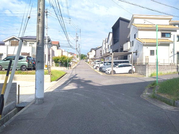緑区大高台三丁目　売地の前面道路含む現地写真|前面道路