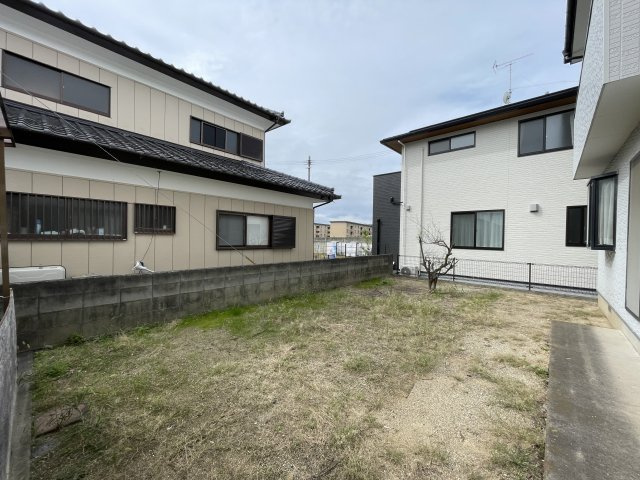 中古戸建・オール電化　郡山市亀田2丁目の庭|南庭は広めで人目が気になりません！趣味にペットにお子様に♪