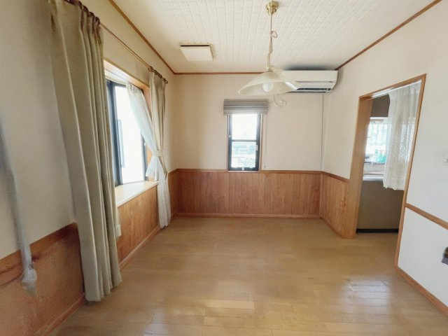 中古戸建・オール電化　郡山市亀田2丁目のダイニング|※ダイニングスペースの家具をAIで消す加工をしております