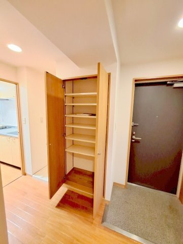 オリエンス新小岩の玄関|★シューズＢＯＸ★