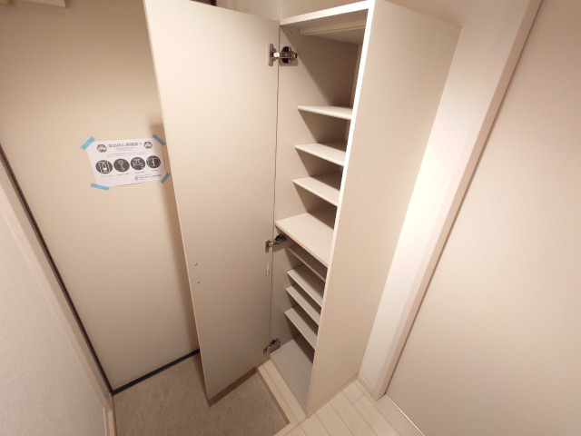 Village野間の玄関