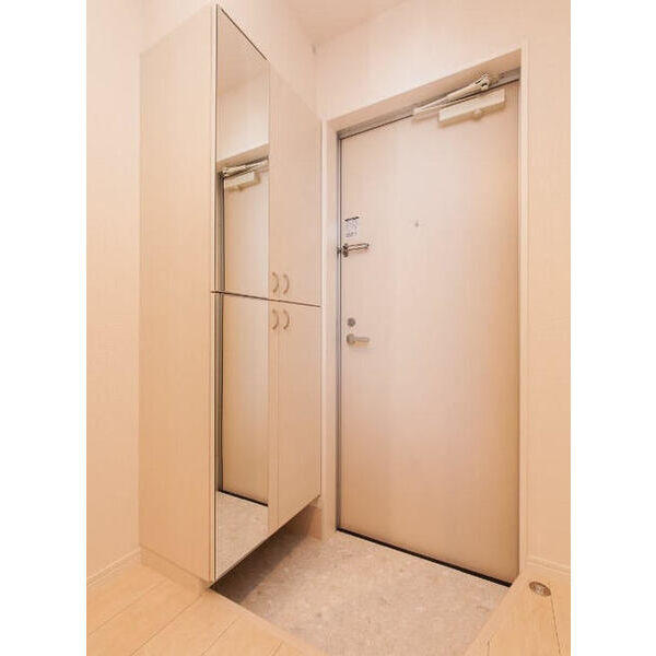 Ali di Luceの玄関