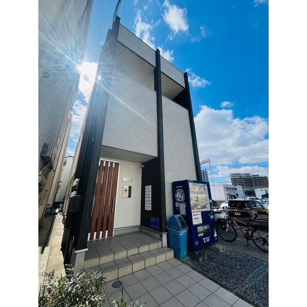 Ali di Luceの外観