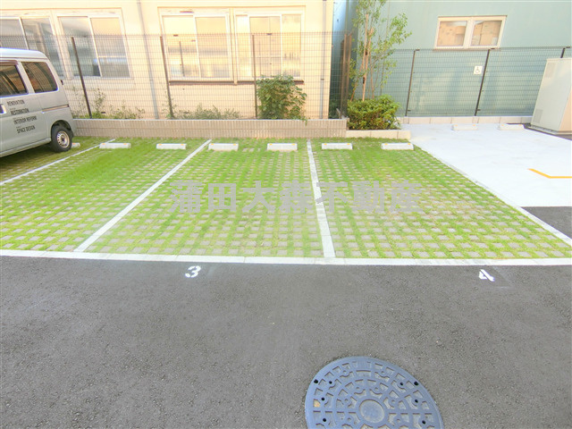 ガリシア下丸子リバーサイドの駐車場|敷地内平置き駐車場　空き状況等詳細はお問合せください。