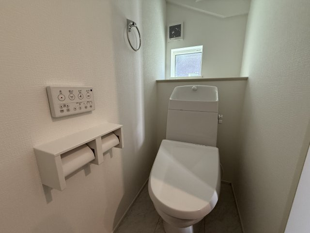 明石市大久保町山手台２丁目新築戸建１号棟のトイレ