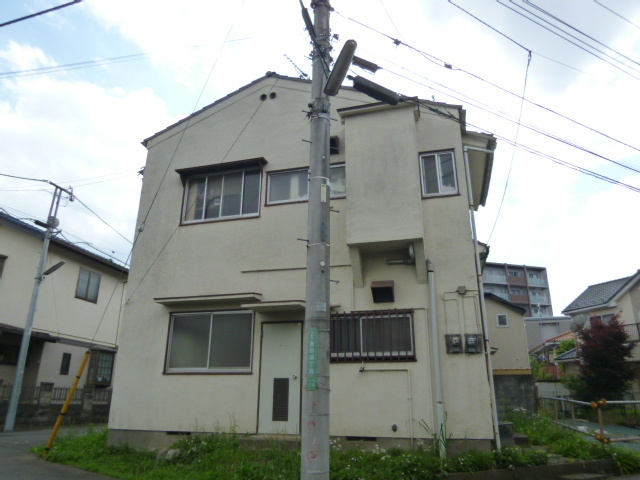 稲森荘のエントランス