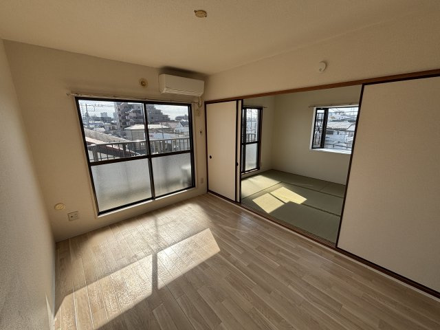 グレートサクシーの洋室