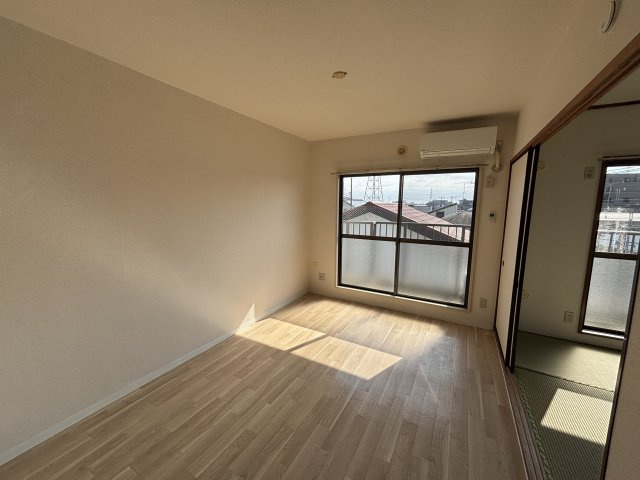 グレートサクシーの洋室