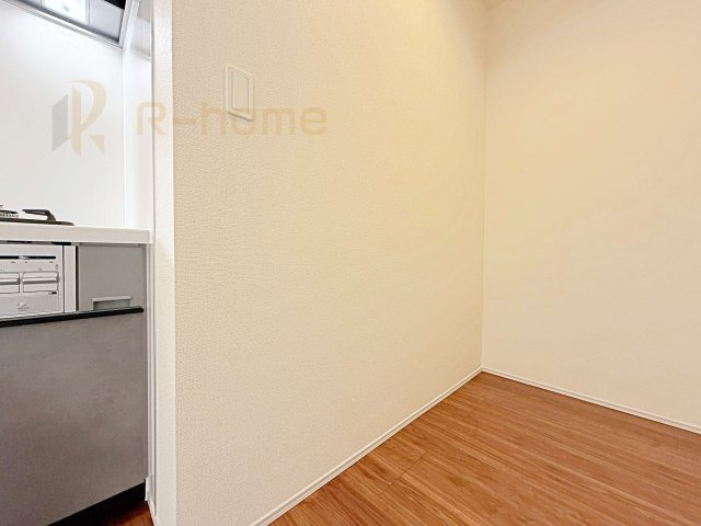 第1常総市東野原　新築戸建て　1号棟の収納|キッチンにはパントリーを設置！キッチン回りの整理整頓の悩みも解決♪