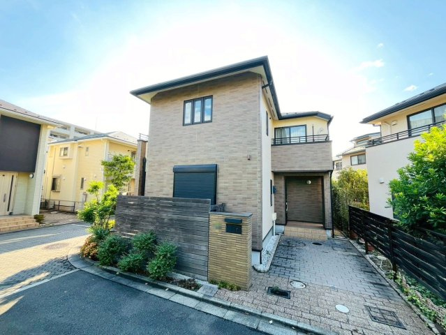 【外観】 | 西東京市谷戸町２丁目　中古戸建て | 時がたっても色あせない街並みに馴染むデザインの外観