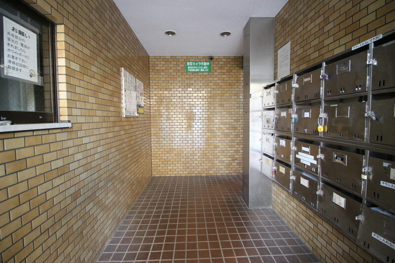 新宿区西落合１丁目の賃貸マンションのエントランス