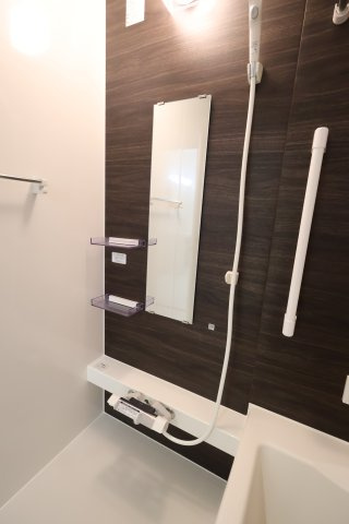 《仲介手数料無料》久喜市久喜東１丁目22-17新築一戸建ていろどりアイタウンの浴室|撮影日 2025年11月6日 11:50 曇り