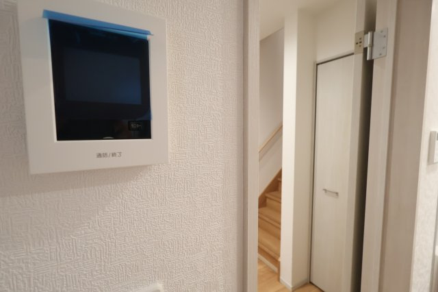 《仲介手数料無料》久喜市久喜東１丁目22-17新築一戸建ていろどりアイタウンのセキュリティ|撮影日 2025年11月6日 11:50 曇り