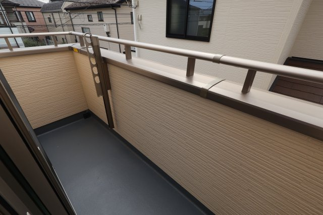 《仲介手数料無料》久喜市久喜東１丁目22-17新築一戸建ていろどりアイタウンのバルコニー|撮影日 2025年11月6日 11:50 曇り