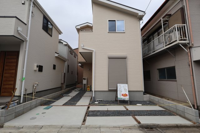【外観】 | 《仲介手数料無料》久喜市久喜東１丁目22-17(1号棟)新築一戸建ていろどりアイタウン | 撮影日 2025年11月6日 11:50 曇り