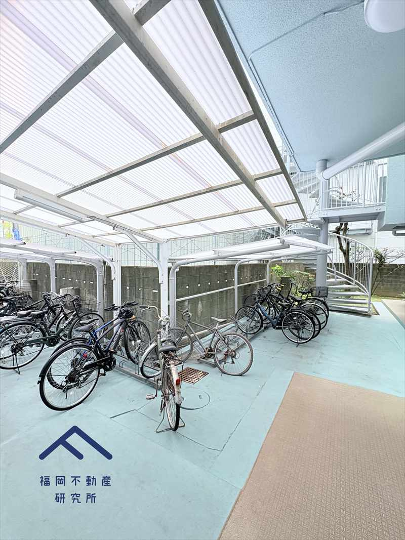 警固ハウスの駐車場