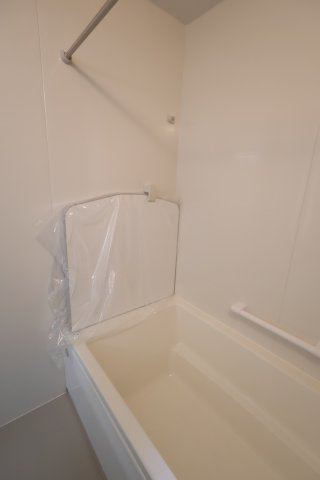 《仲介手数料無料》久喜市久喜東１丁目22-17新築一戸建ていろどりアイタウンの浴室|撮影日 2025年11月6日 11:50 曇り