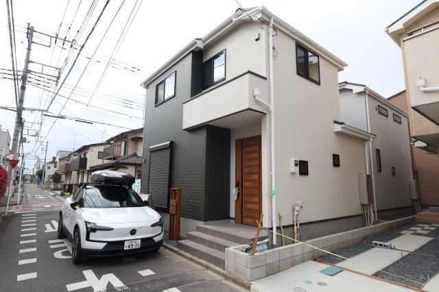 【外観】 | 《仲介手数料無料》久喜市久喜東１丁目22-17(2号棟)新築一戸建ていろどりアイタウン | 撮影日 2025年11月6日 11:50 曇り