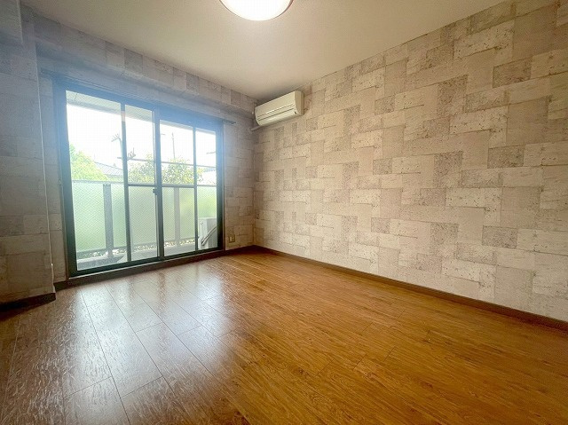 ヴィルヌーブの居間・リビング