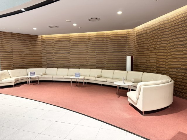 キャピタルマークタワーのロビー