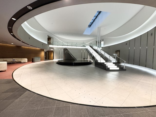 キャピタルマークタワーのロビー