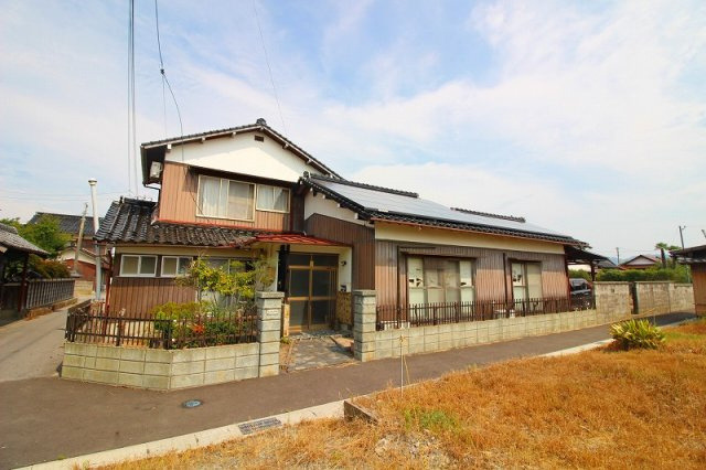 境港市渡町中古戸建の外観|敷地面積約117坪となっております。
