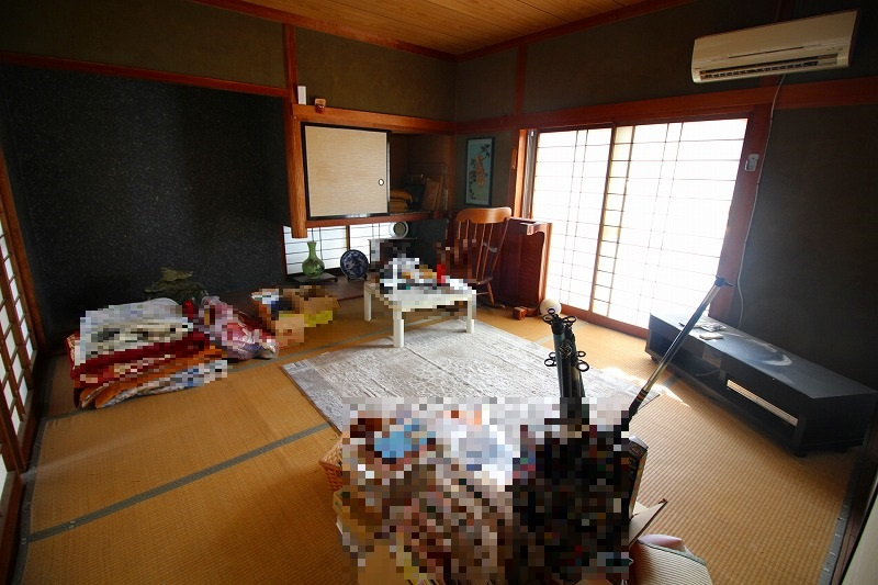 境港市渡町中古戸建のその他|約8帖の和室となっております。
エアコン付きです。